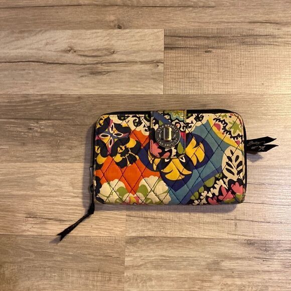 Vera Bradley Rio design Wallet - Picture 11 of 11